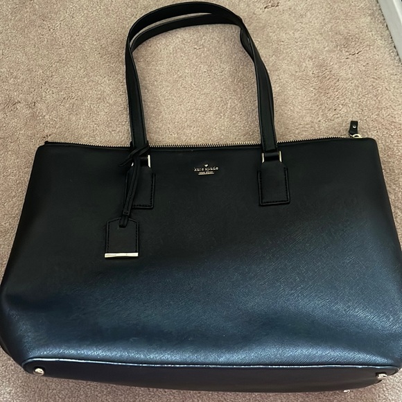 Black Kate Spade tote with zipper closure - Picture 1 of 2